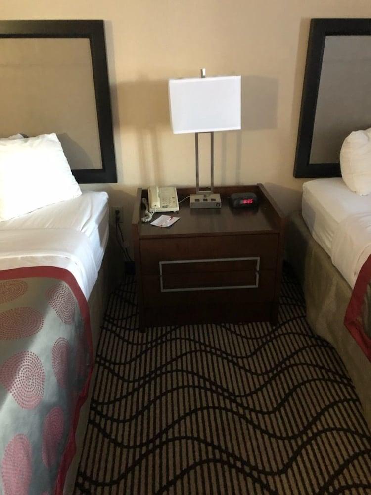 Holiday Inn Indianapolis - Airport Area N By Ihg Zewnętrze zdjęcie